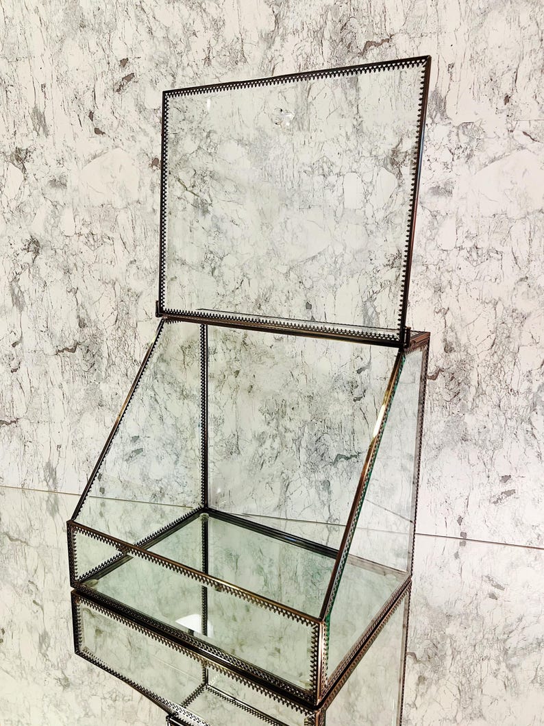 Elegant Glass Vanity Organizer – Multi-Purpose Glass Storage Tower 7 Drawers