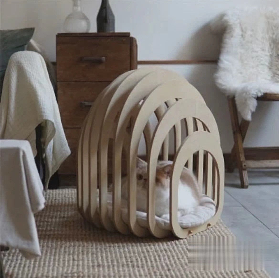 Modern Arch Metal Cat Bed & Sculptural Pet Hideaway