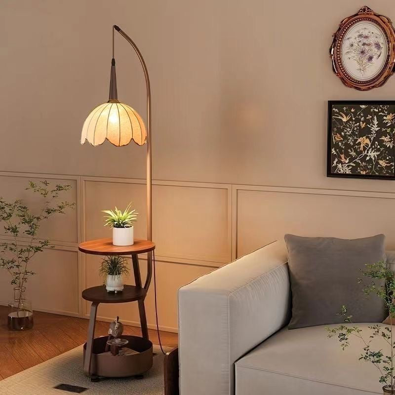 AUSI Scalloped Arc Floor Lamp with Side Table | Vintage Petal Shade