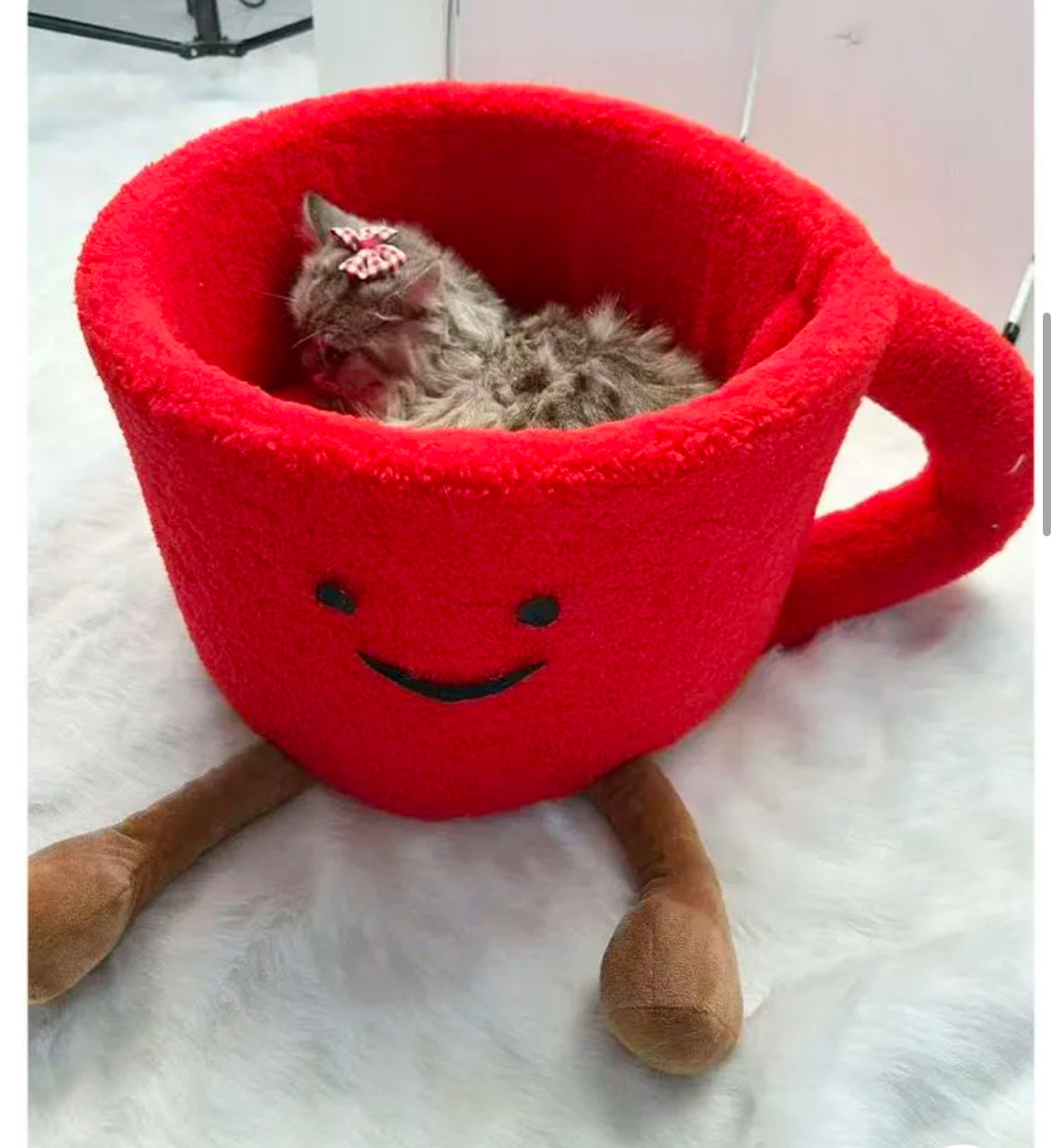 Adorable Mug-Shaped Cat Bed for Cozy Naps