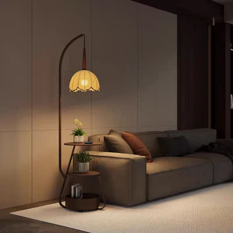 AUSI Scalloped Arc Floor Lamp with Side Table | Vintage Petal Shade