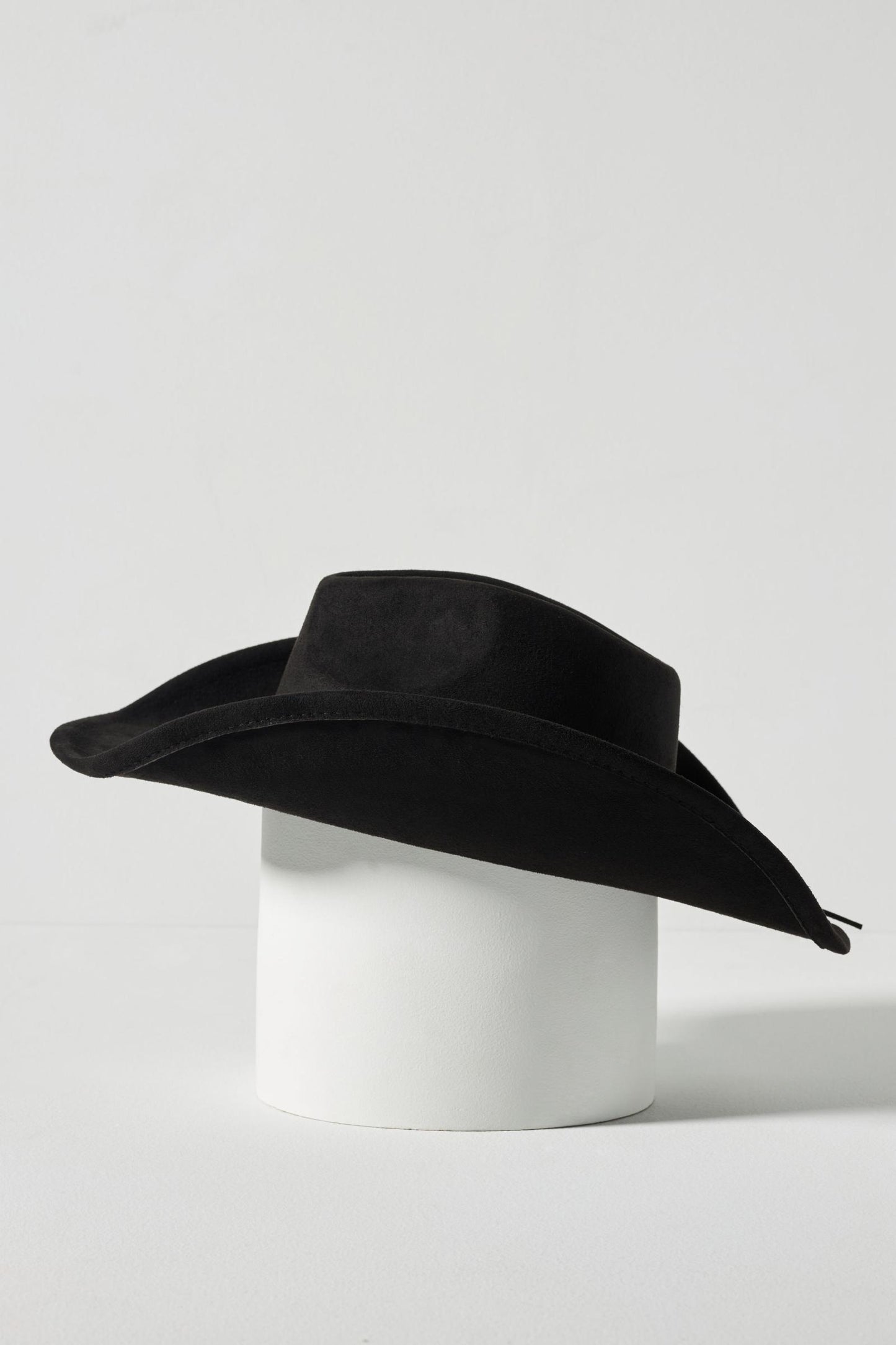 Embroidered Belted Rancher Cowboy Hat – Stylish Western Elegance in Black, Brown, and White